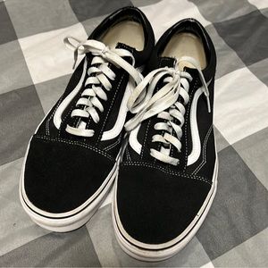 Vans Old Skool tennis shoes.  Black & white. Vans #36. Mens US 9